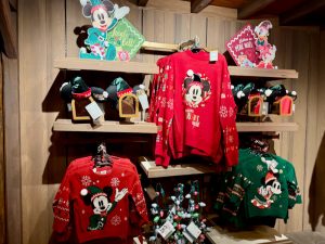 Productos de Navidad en tiendas de Disneyland Paris 2024