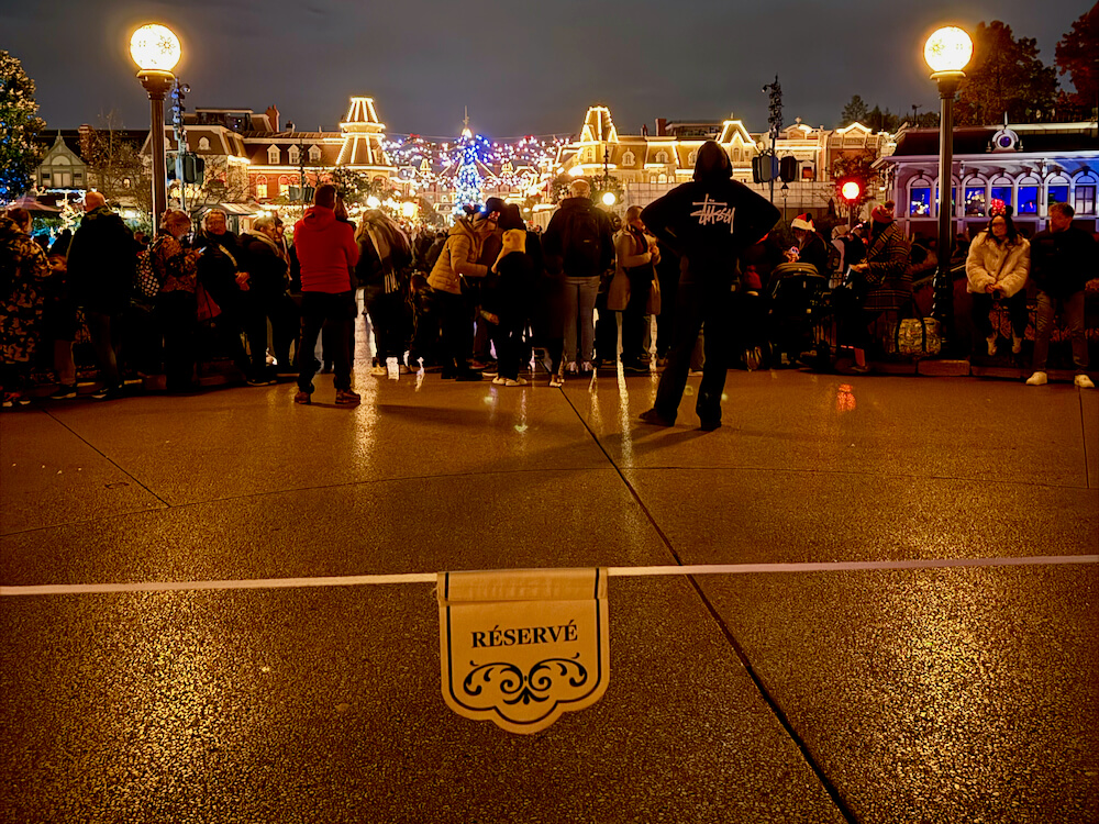 Zona reservada para la Cabalgata de Navidad en Disneyland Paris