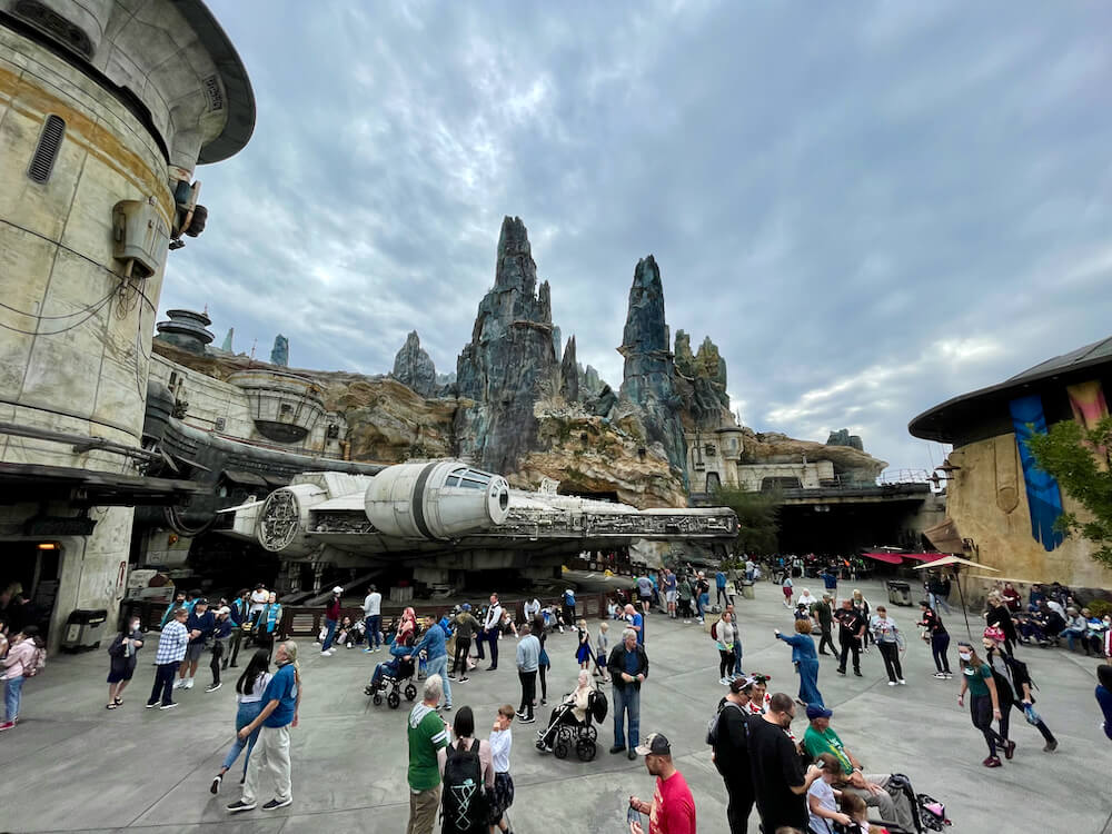 Halcón Milenario de Millenium Falcon Smugglers Run en Star Wars Galaxy's Edge de Hollywood Studios en Orlando