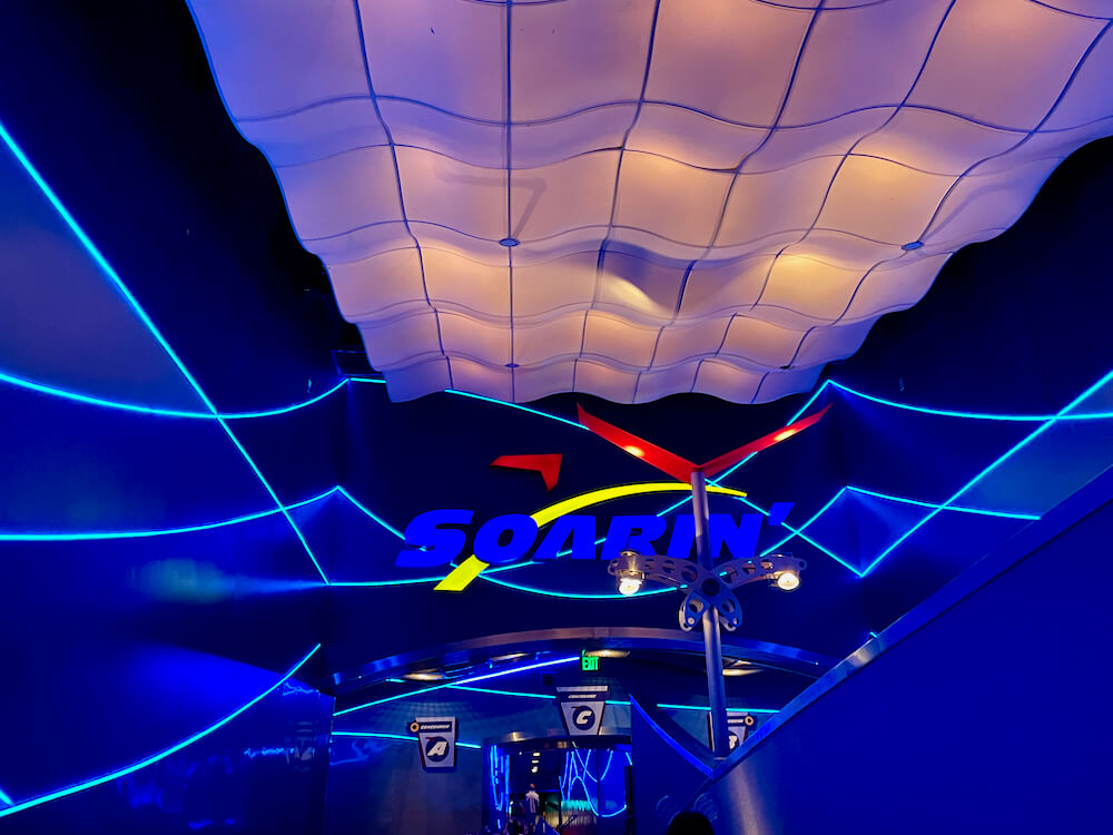 Interior de la atracción Soarin' en EPCOT de Walt Disney World