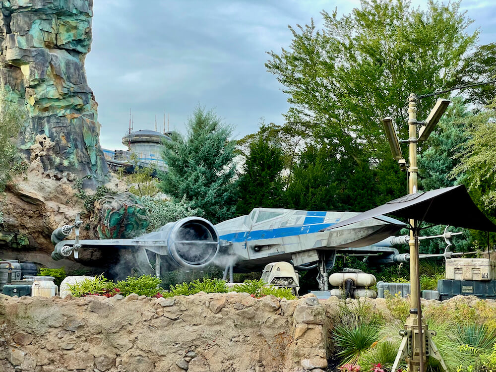 X-Wing en la zona Star Wars Galaxy's Edge de Disney Hollywood Studios en Orlando