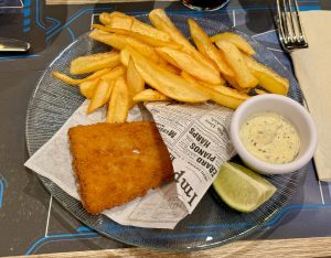 Fish and chips - restaurante LaLiga TwentyNines 2024