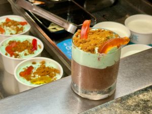 Mousse de chocolate y nata de Halloween - The Old Steak House Halloween 2024