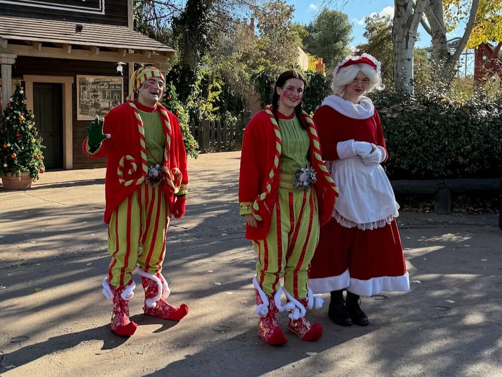 Elfos de Navidad en Parque Warner