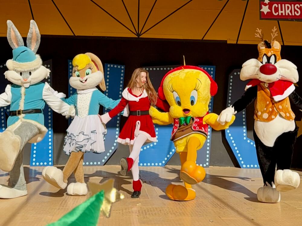 Espectáculo Looney Tunes en la Navidad de Parque Warner